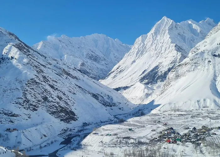 Beyond Rohtang