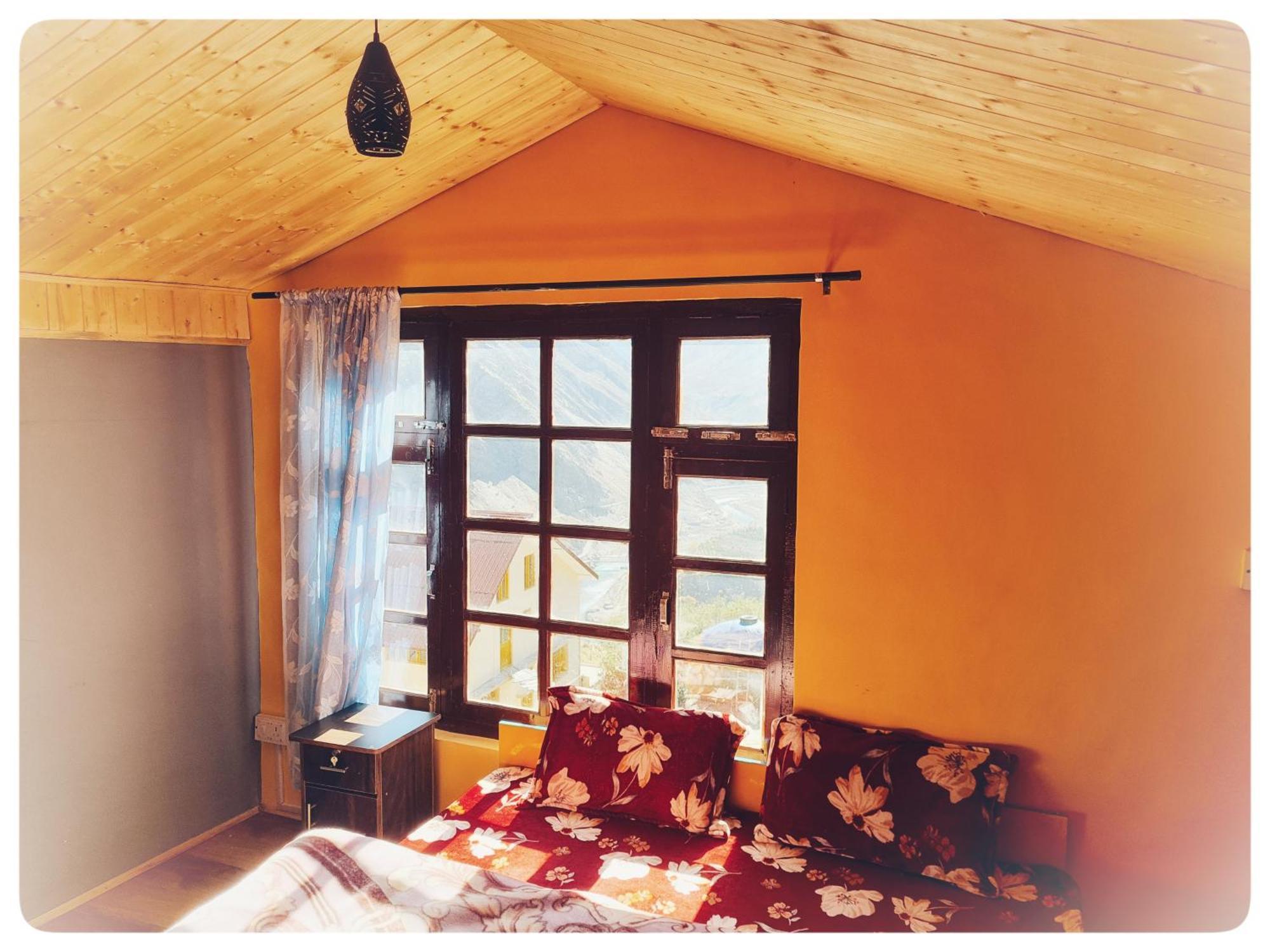Beyond Rohtang Homestay *