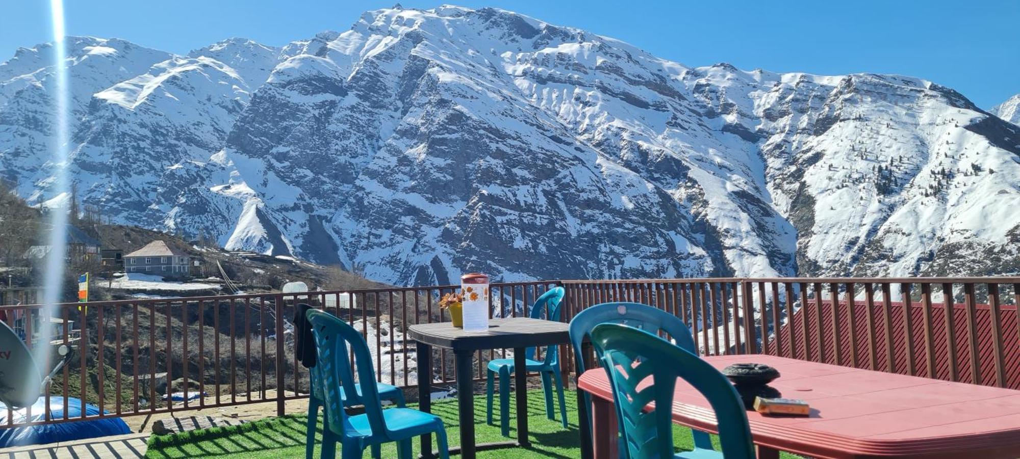Beyond Rohtang Homestay *